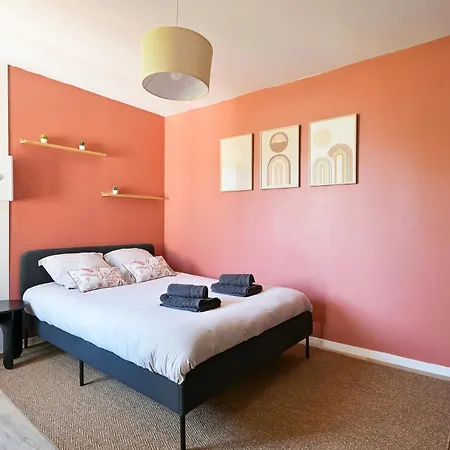Alienor Apartment